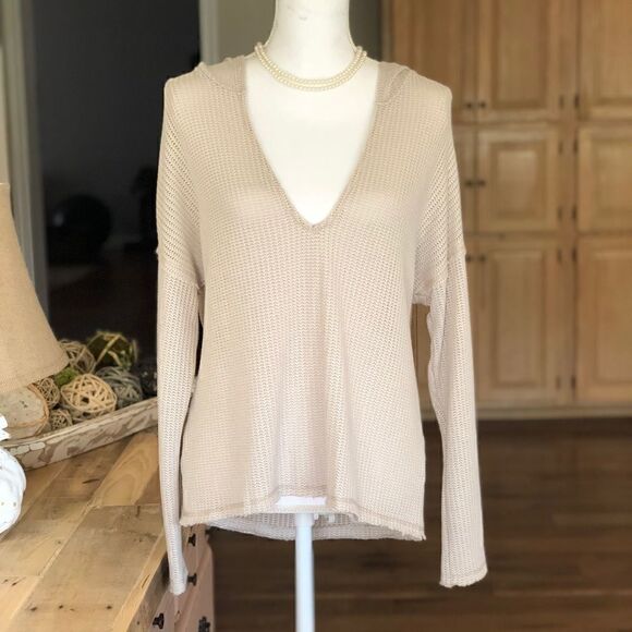 Lace Detailed Hooded Top   - Picture 2 of 5